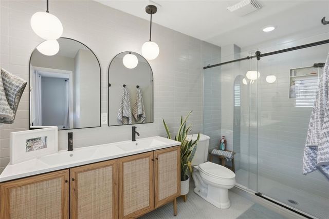 1239 43RD AVENUE N, St Petersburg, FL 33703