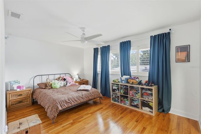 1239 43RD AVENUE N, St Petersburg, FL 33703