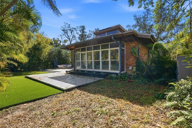 1239 43RD AVENUE N, St Petersburg, FL 33703