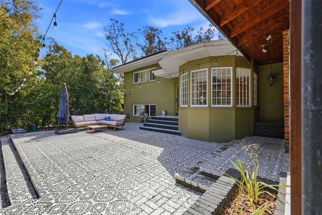 1239 43RD AVENUE N, St Petersburg, FL 33703