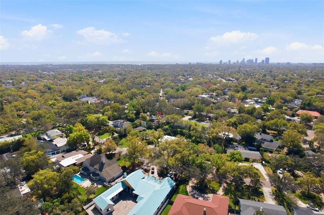 1239 43RD AVENUE N, St Petersburg, FL 33703