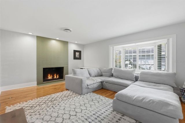 1239 43RD AVENUE N, St Petersburg, FL 33703