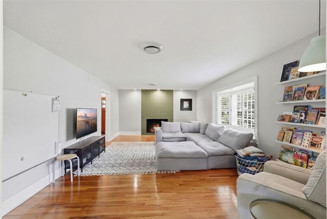 1239 43RD AVENUE N, St Petersburg, FL 33703