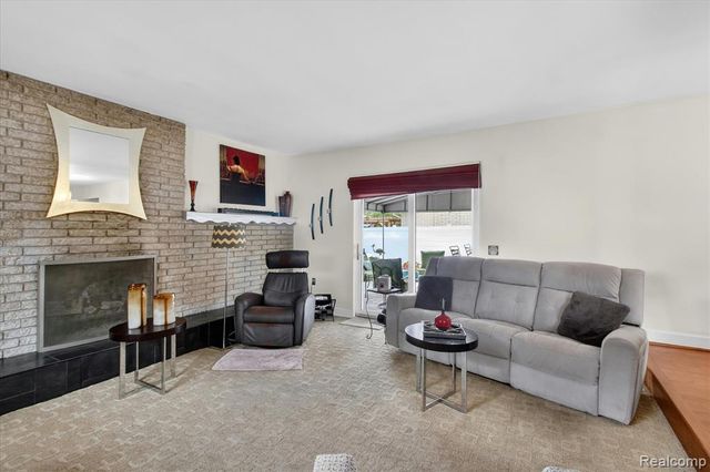 4834 Hillcrest Road, Trenton, MI 48183