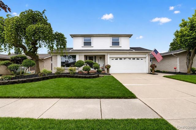 4834 Hillcrest Road, Trenton, MI 48183