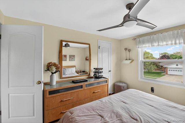 4834 Hillcrest Road, Trenton, MI 48183