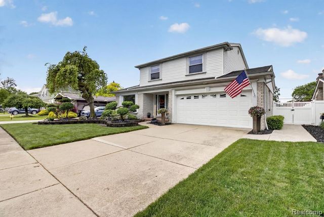 4834 Hillcrest Road, Trenton, MI 48183