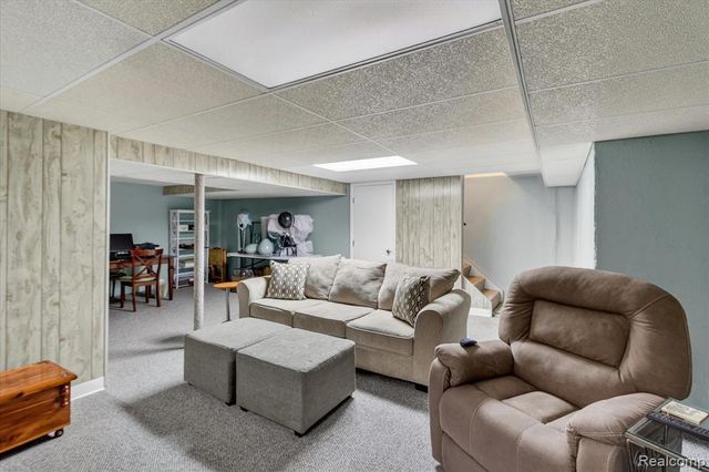 4834 Hillcrest Road, Trenton, MI 48183