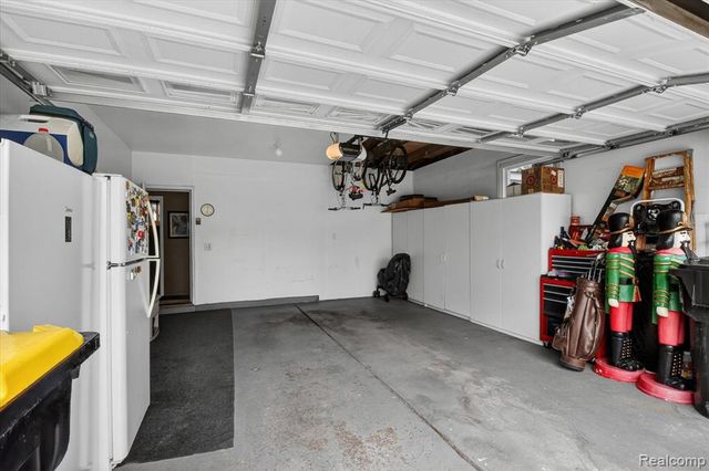 4834 Hillcrest Road, Trenton, MI 48183