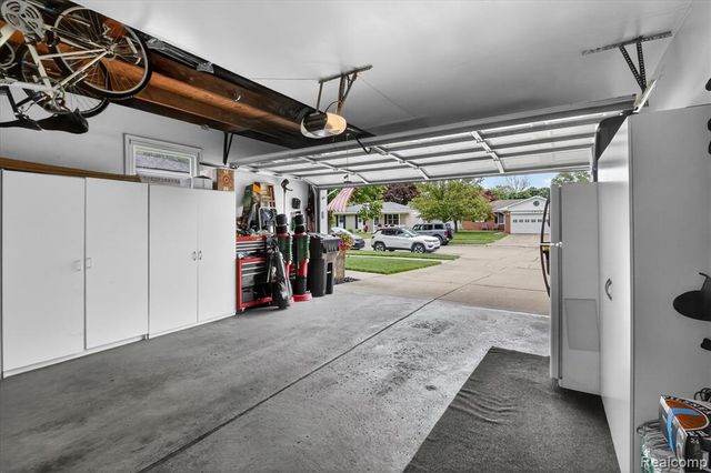 4834 Hillcrest Road, Trenton, MI 48183