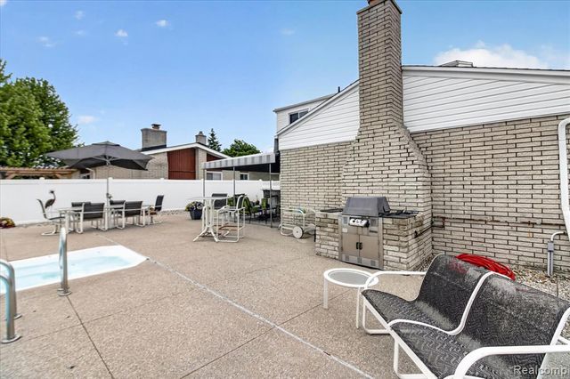 4834 Hillcrest Road, Trenton, MI 48183