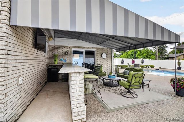 4834 Hillcrest Road, Trenton, MI 48183