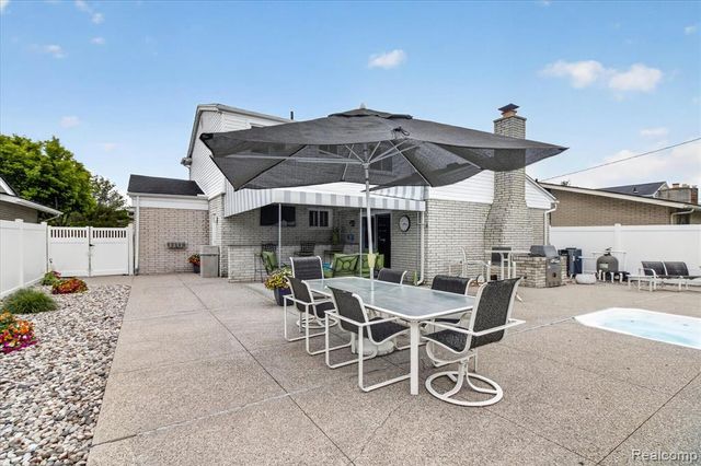 4834 Hillcrest Road, Trenton, MI 48183