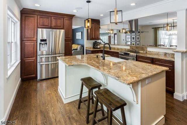 5 Parkwood Rd, Roxbury Twp., NJ 07876