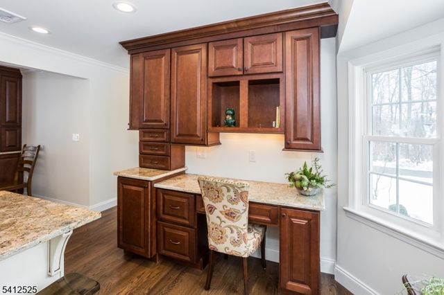 5 Parkwood Rd, Roxbury Twp., NJ 07876