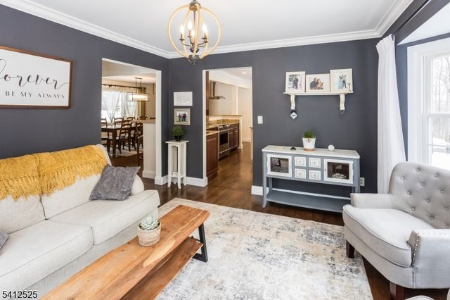 5 Parkwood Rd, Roxbury Twp., NJ 07876