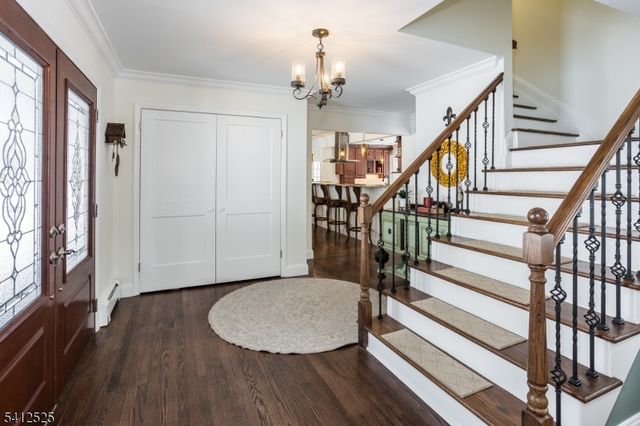 5 Parkwood Rd, Roxbury Twp., NJ 07876