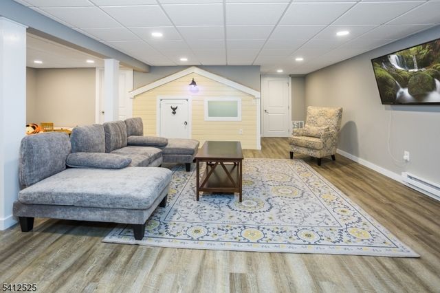 5 Parkwood Rd, Roxbury Twp., NJ 07876