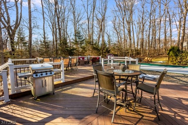 5 Parkwood Rd, Roxbury Twp., NJ 07876