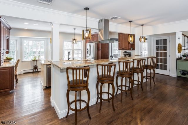 5 Parkwood Rd, Roxbury Twp., NJ 07876