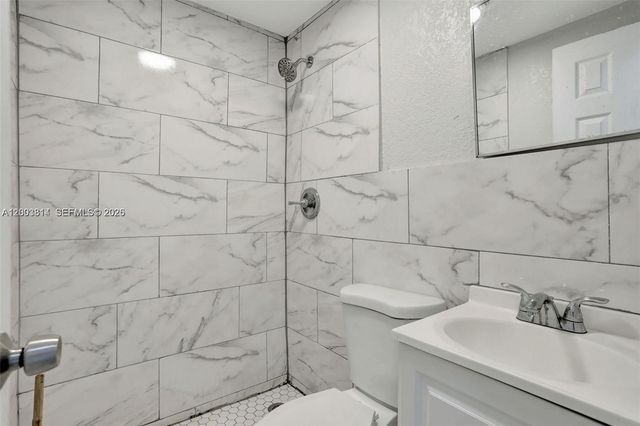 2701 NW 18th Ter B, Oakland Park, FL 33311