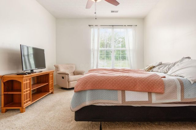 6033 Naughten Pond Drive, Columbus, OH 43213