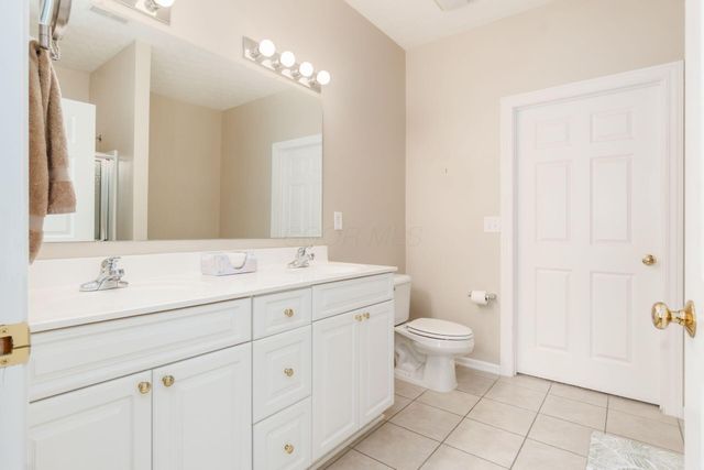 6033 Naughten Pond Drive, Columbus, OH 43213
