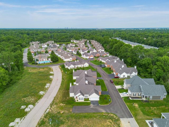 6033 Naughten Pond Drive, Columbus, OH 43213