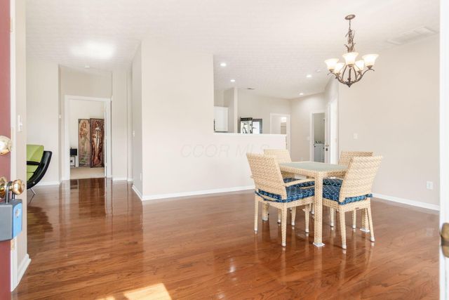 6033 Naughten Pond Drive, Columbus, OH 43213