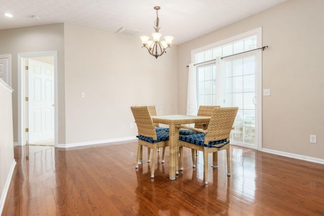 6033 Naughten Pond Drive, Columbus, OH 43213