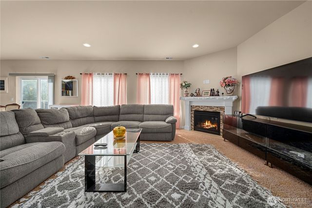 11410 Waller Road E, Tacoma, WA 98446