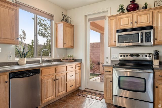 2838 E SLICK ROCK RD, Washington, UT 84780