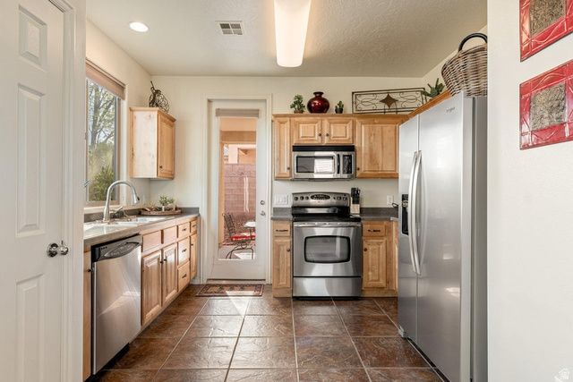 2838 E SLICK ROCK RD, Washington, UT 84780