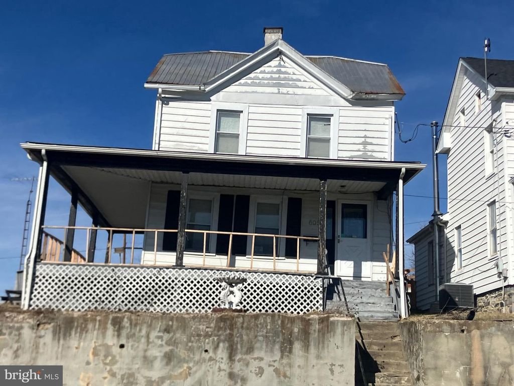 805 E B ST, Brunswick, MD 21716