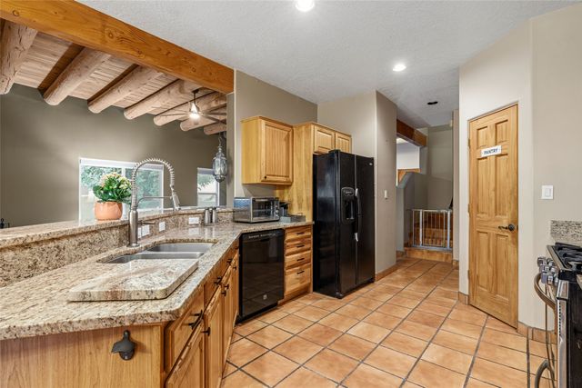 3040 Pueblo Puye, Santa Fe, NM 87507