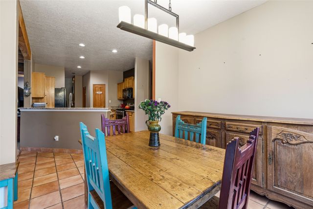 3040 Pueblo Puye, Santa Fe, NM 87507
