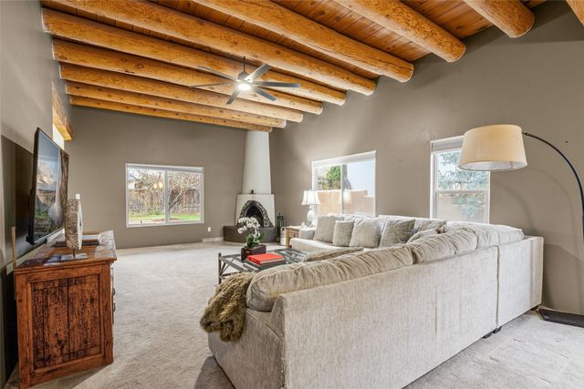 3040 Pueblo Puye, Santa Fe, NM 87507