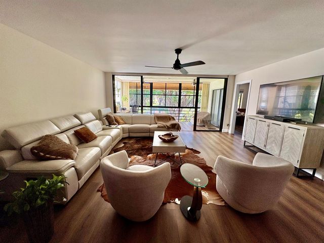 11280 Green Lake Drive 203, Boynton Beach, FL 33437