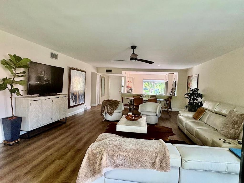 11280 Green Lake Drive 203, Boynton Beach, FL 33437