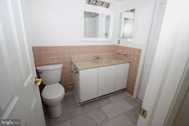 57 BELMONT STA, Southampton, PA 18966