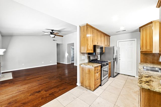 10417 Firethorn LN, Austin, TX 78750