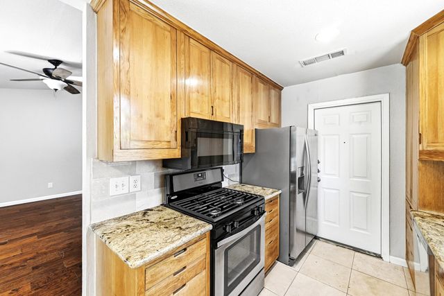 10417 Firethorn LN, Austin, TX 78750