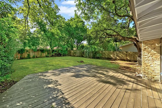10417 Firethorn LN, Austin, TX 78750