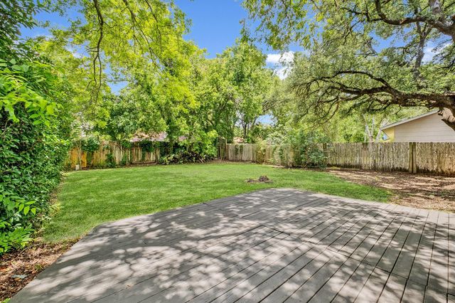 10417 Firethorn LN, Austin, TX 78750