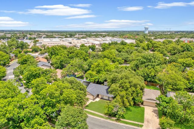 10417 Firethorn LN, Austin, TX 78750