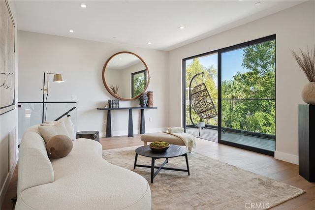 22268 Avenue San Luis, Woodland Hills, CA 91364