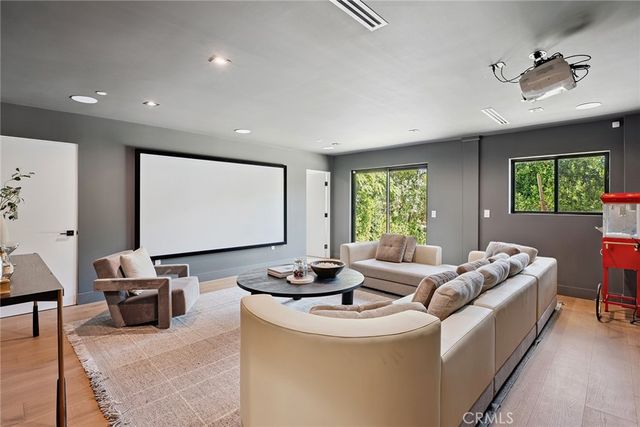 22268 Avenue San Luis, Woodland Hills, CA 91364