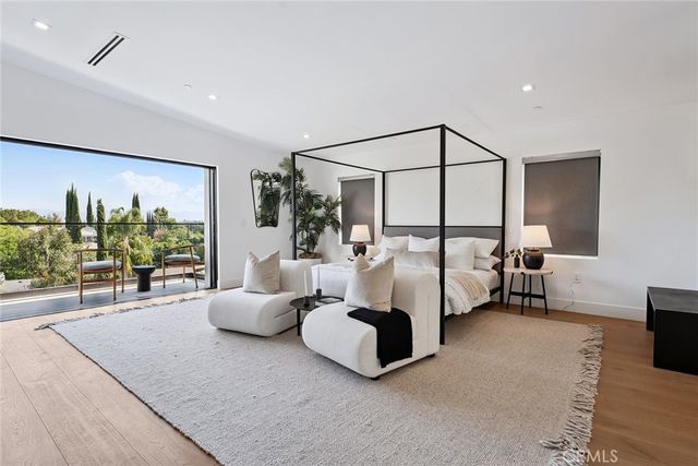 22268 Avenue San Luis, Woodland Hills, CA 91364