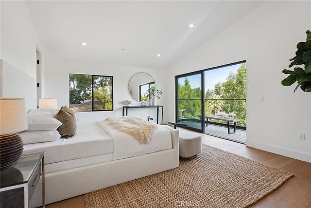 22268 Avenue San Luis, Woodland Hills, CA 91364
