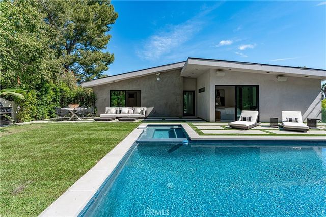 22268 Avenue San Luis, Woodland Hills, CA 91364